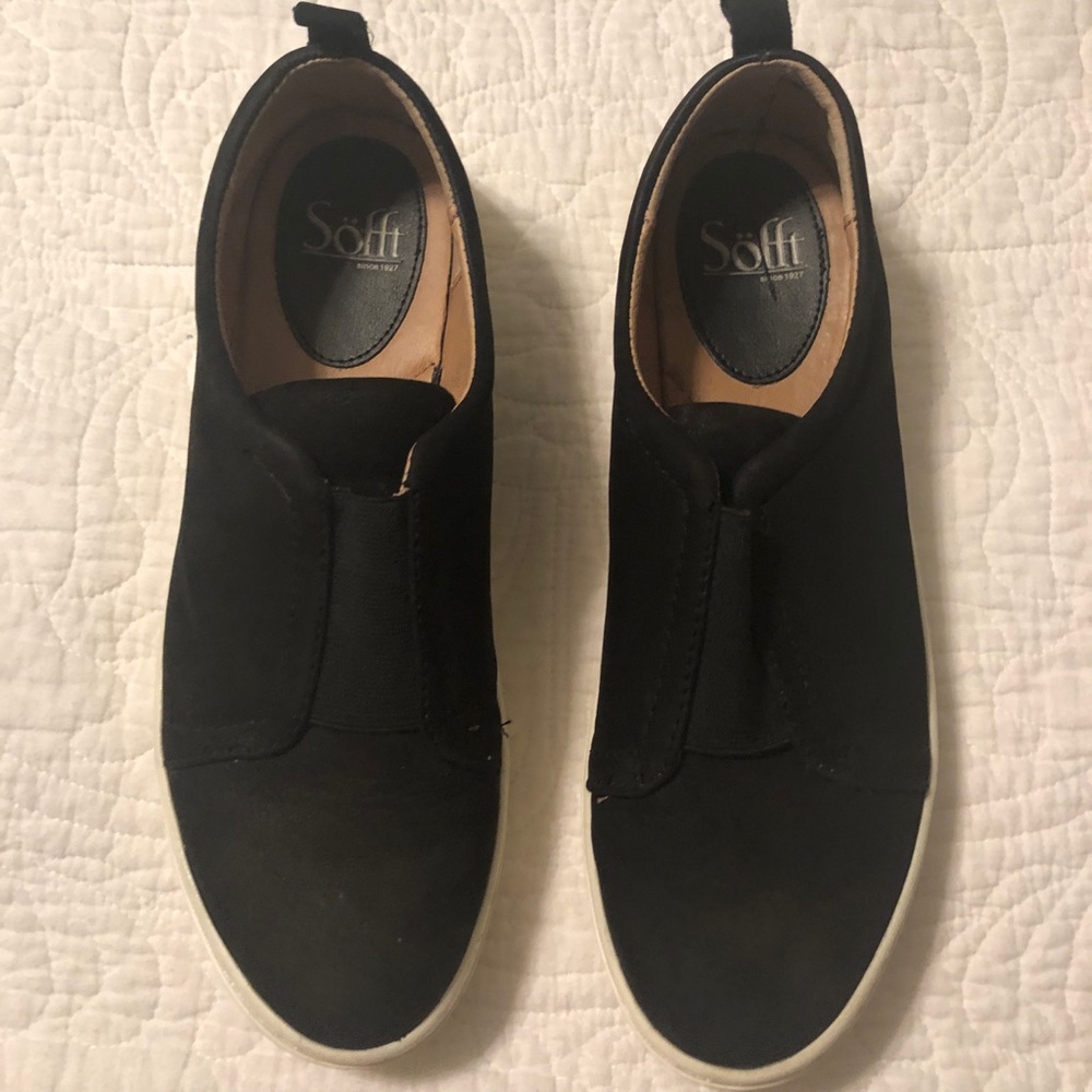 Women’s Slip-on Sneakers